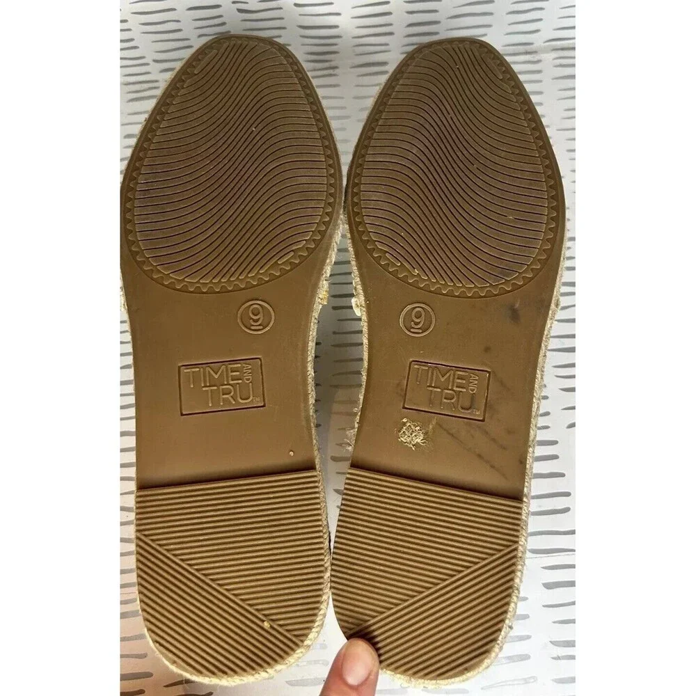 Time And Tru White Perforated Closed‎ Toe Espadrilles Women’s Size 9